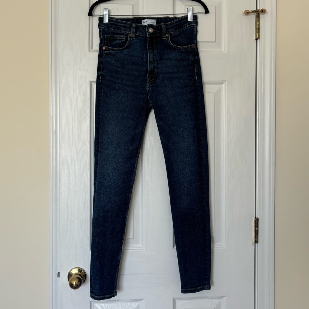 Zara Dark Wash Super Skinny Jeans | Size 8 (could fit 6) | Great Used Condition
